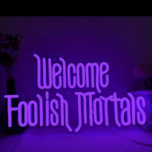 New neon Haunted mansion sign - Picture 6 of 7